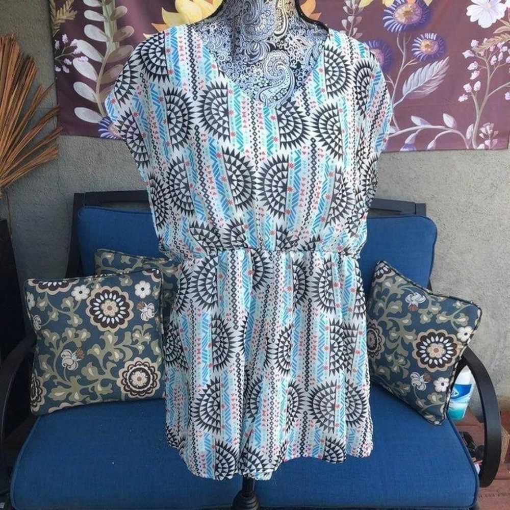 Want and Need women's lined shorts white boho print Romper medium